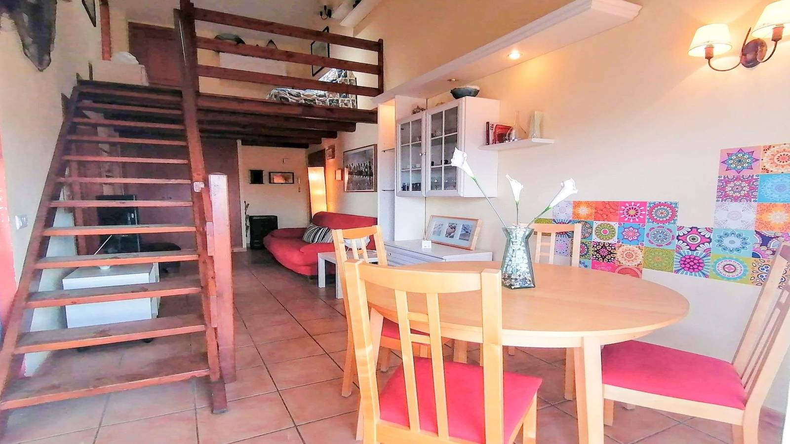 Apartamento vacacional entero, Duplex Nuria, moderno para 5 / 6 pax con piscina comunitaria y jardin in La Escala, Alt Empordà