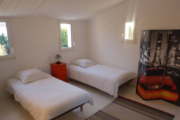 Location de vacances pour 12 personnes, avec jardin et terrasse à Loix - 4