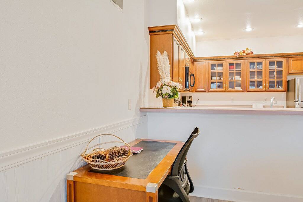 Ganze Wohnung, Hundefreundliche Ferienwohnung am Wasser mit Balkon und Blick auf den Innenhof - in Strandnähe! in Ocean Shores Beach, Ocean Shores