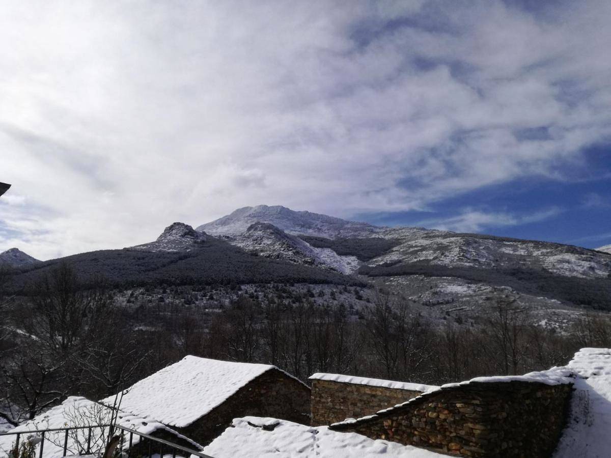 Two-Bedroom House in Valverde de los Arroyos, Sierra De Ayllón