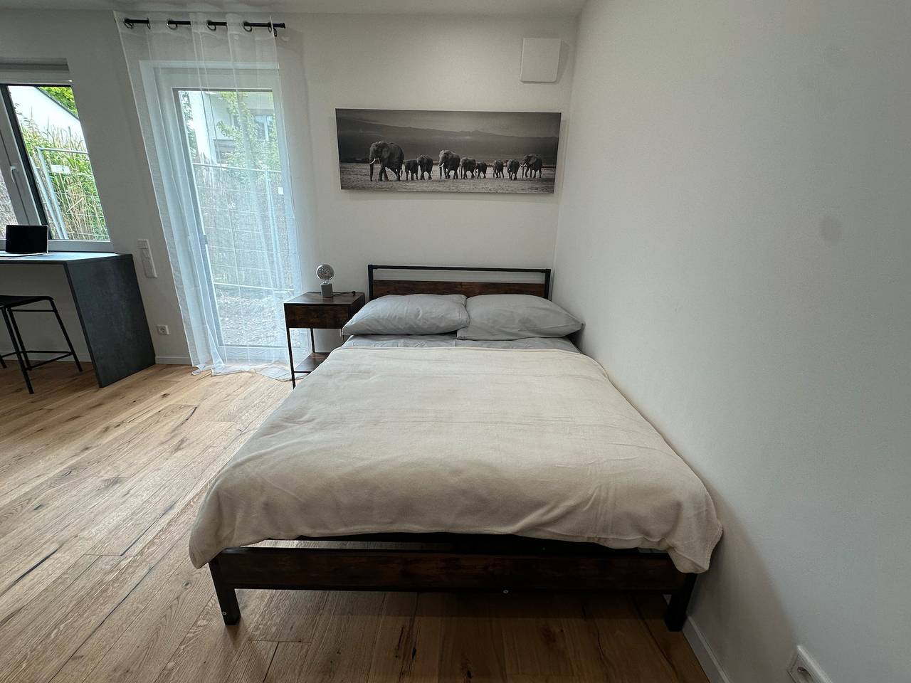 Entire apartment, Studio 'Ay Homes 01' with Wi-Fi in Augsburg, Bavarian Swabia