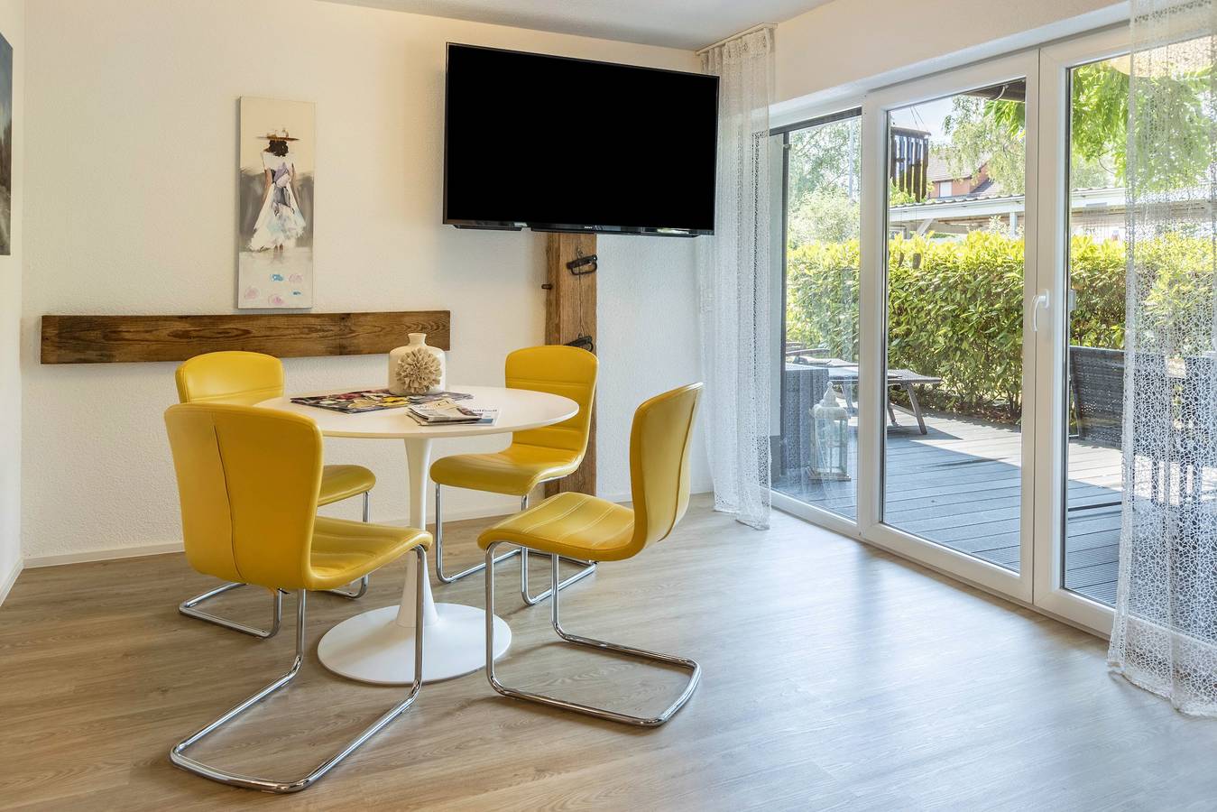 Ganze Wohnung, Ferienwohnung 'Haus Auryn' mit Privatterrasse, Gemeinschaftsgarten und Wlan in Markelfingen, Radolfzell am Bodensee