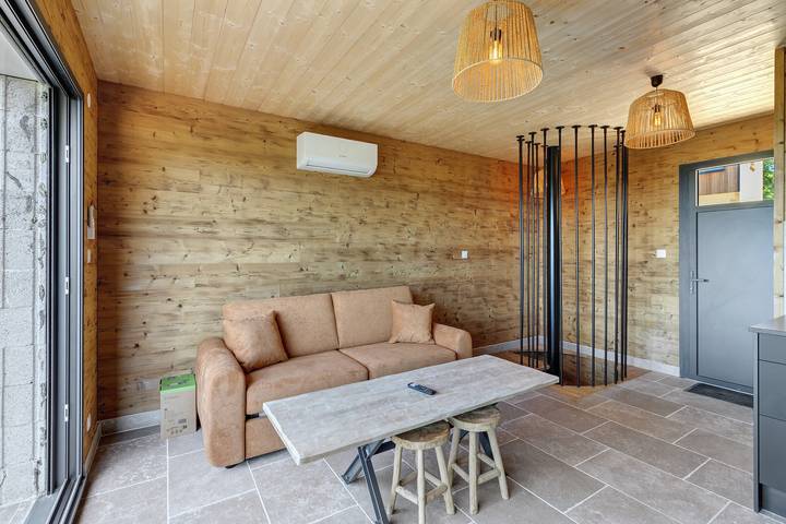 Lodge Spa Céleste mit Panoramablick über Sarlat, WLAN und Klimaanlage in Sarlat-la-Canéda, Périgord Noir