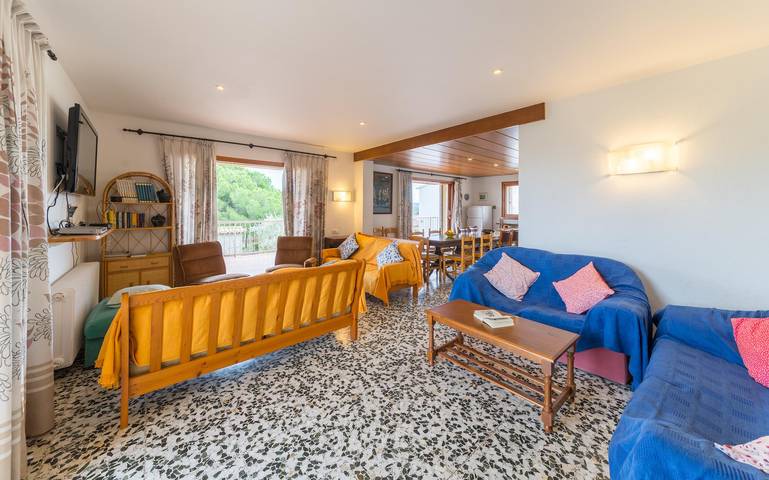 Chalet para 13 personas, con jardín y balcón en Alt Empordà - 4