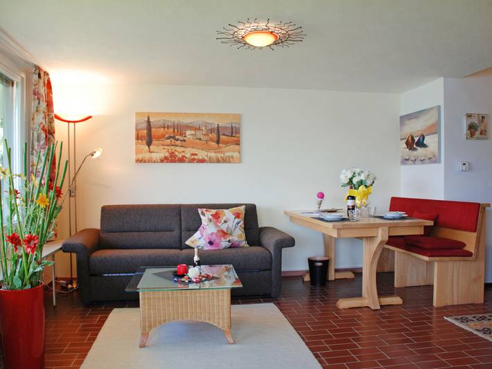 Ferienwohnung für 4 Personen, mit Ausblick und Terrasse sowie Seeblick in Gambarogno - 2