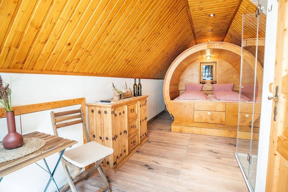 Weinfass-Chalet für 4 in Grub an der March in Grub an der March, Niederösterreich