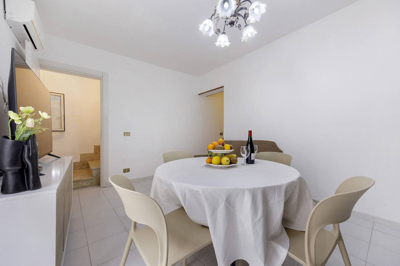 Appartement entier, Casa Sole e Mare avec vue sur la montagne, Wi-Fi et climatisation in Palerme, Province de Palerme