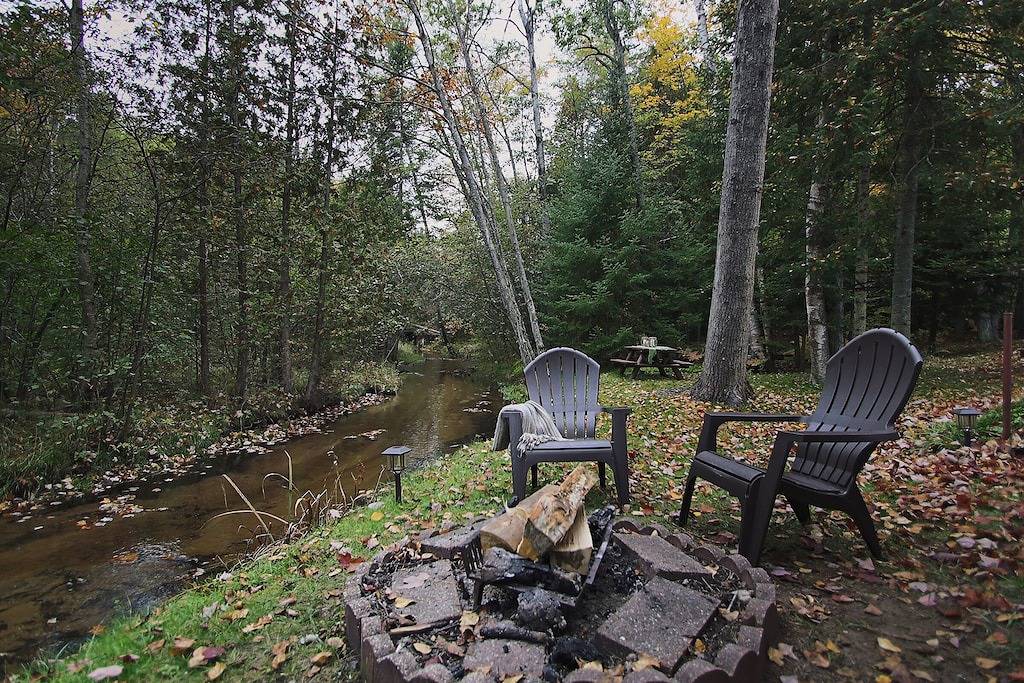 Peaceful Higgins Lake Retreat in Higgins Lake