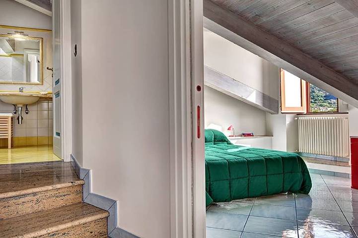 Apartamento entero, \"Annamaria\" Hermoso loft con vista panorámica con wifi gratis y aire acondicionado in Piano di Sorrento, Provincia de Nápoles