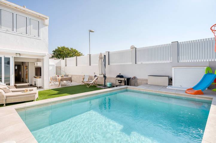 Villa for 6 people, with Terrace and Yard in San Agustin