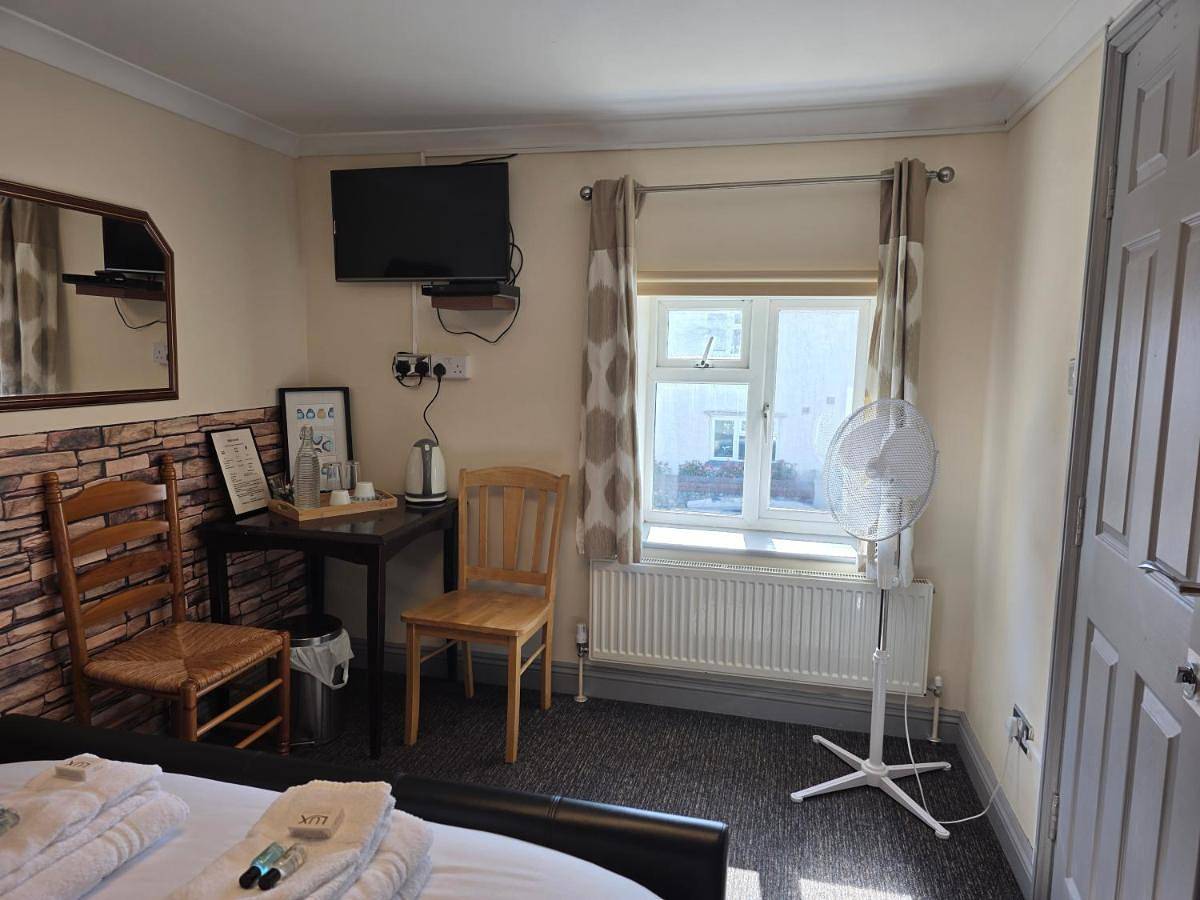 Kandy Double Room with Private Bathroom in Sheringham, Norfolk Coast
