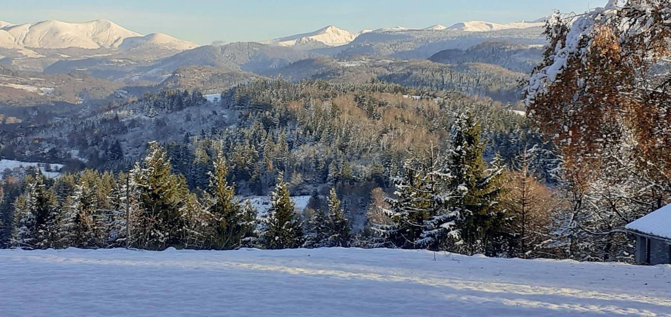 Le 570 in Saint-Sauves-d'Auvergne, Parc naturel régional des Volcans d'Auvergne