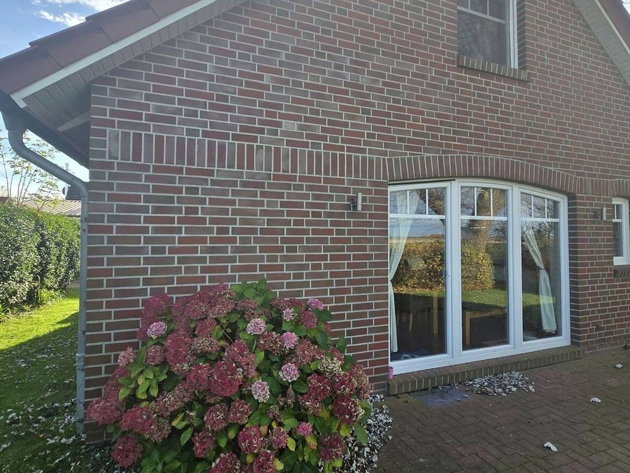 Krosse Krabbe - Ferienhaus (100qm) für 6 Personen + Hund mit Garten und freiem Blickzum Deich in Greetsiel, Krummhörn