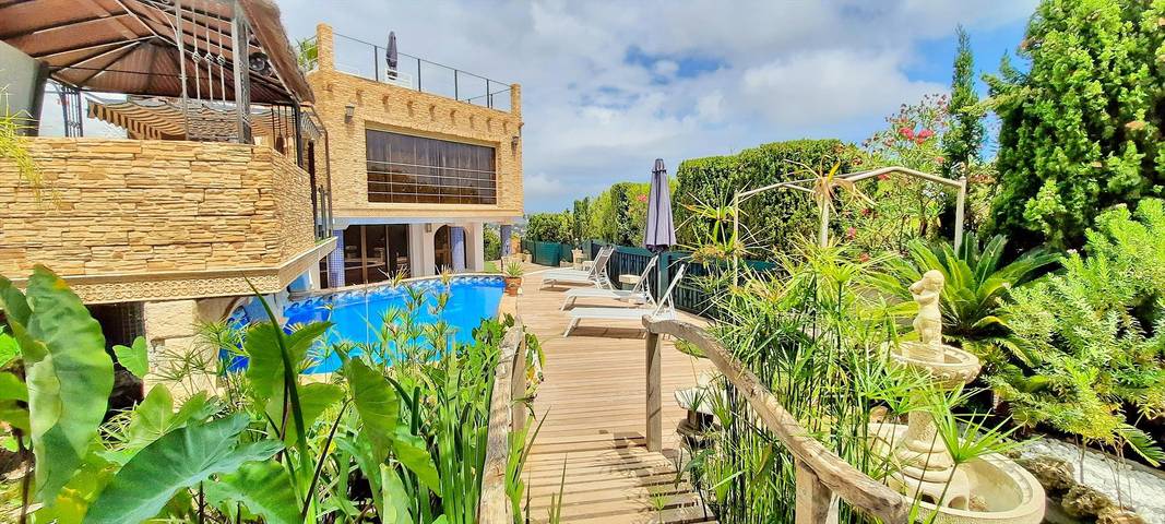 Ferienhaus für 8 Personen, mit Meerblick und Pool