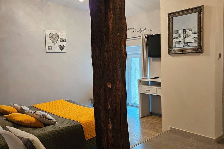 Chambre d’hôte pour 5 personnes, avec jardin et piscine à Neuville-de-Poitou - 3