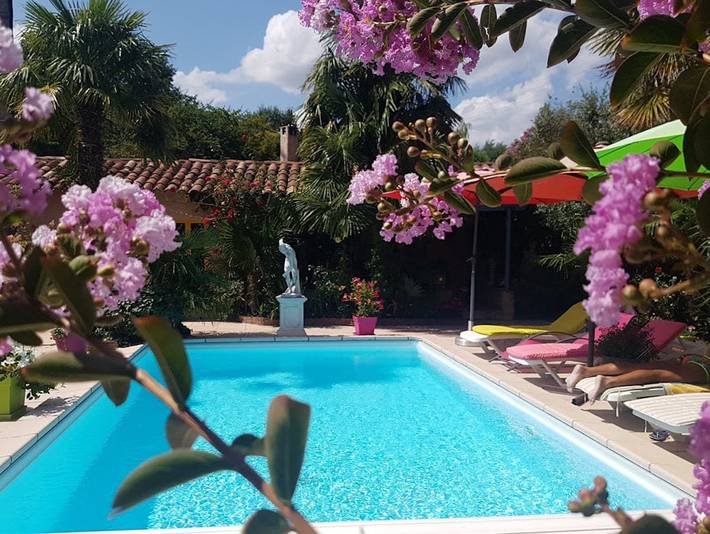 Location de vacances pour 2 personnes, avec piscine et jardin à Gratens