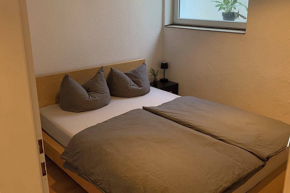 Ganze Wohnung, Charmante Souterrainwohnung mit Privatparkplatz in Hockenheimring, Hockenheim