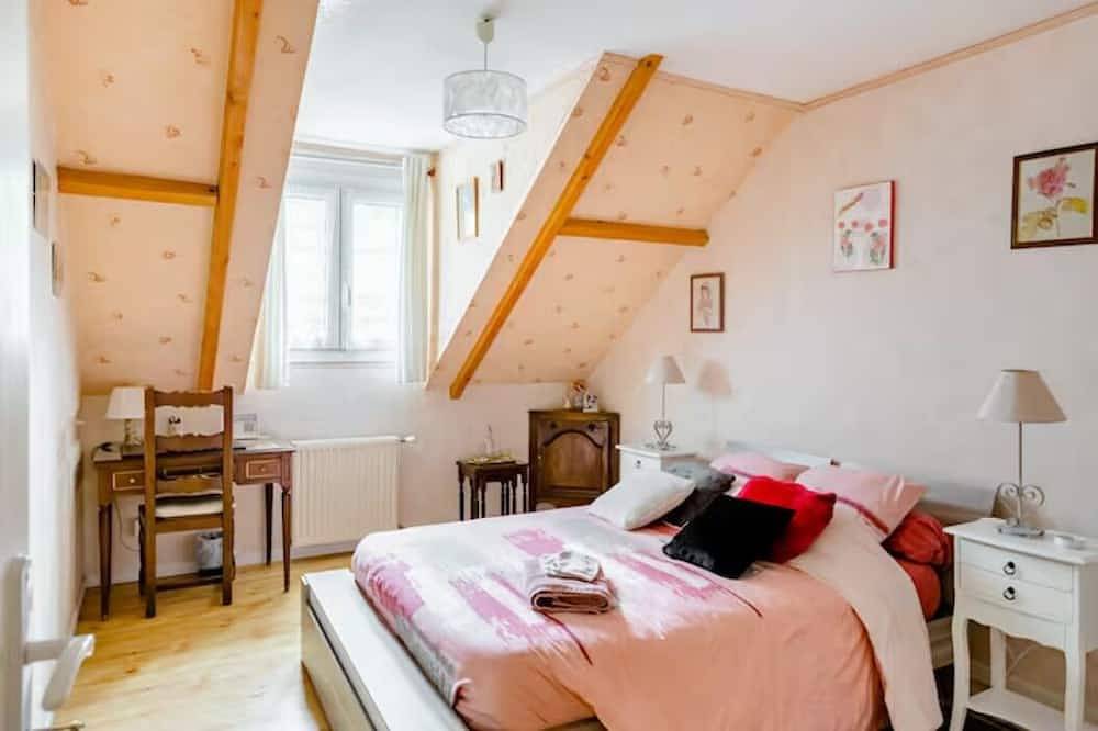 Chambre Dans Une Maison Pleine de Vie in Saint-Rémy-lès-Chevreuse, Parc naturel régional de la Haute Vallée de Chevreuse