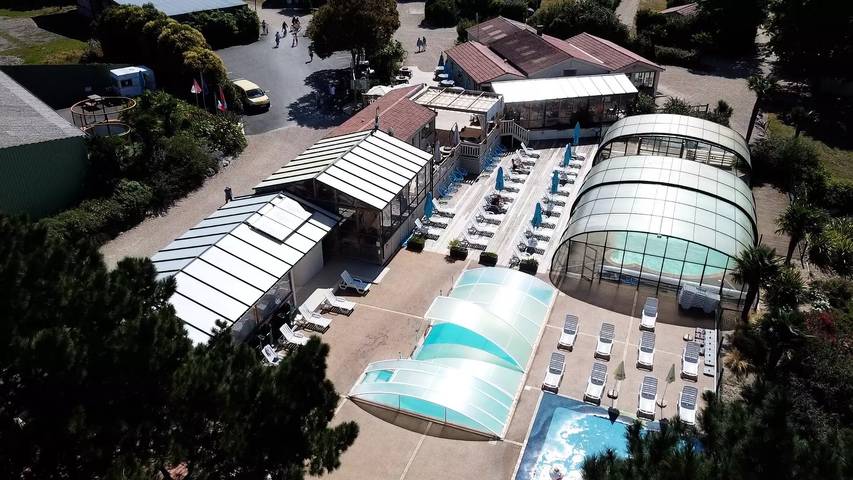 Mobil home pour 5 personnes, avec piscine et terrasse à Saint-Julien-des-Landes - 2