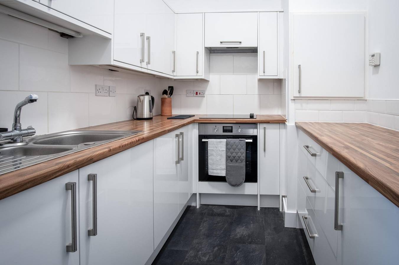 Entire apartment, Caldey Island View - 2 Bedroom Apartment - Tenby in Tenby, Pembrokeshire