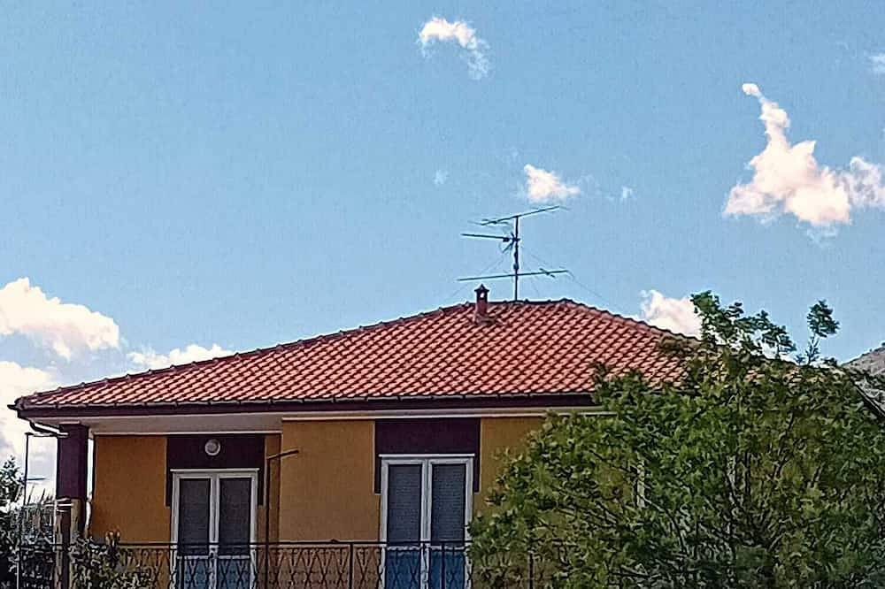 Appartement entier, Thyme and Lavender apartment 5 minutes from the sea surrounded by greenery in the countryside in Albenga, Riviera di Ponente