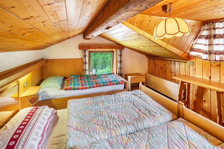 Appartamento intero, Appartamento 'Appartamento La Mirandola Blu' con vista sulle montagne, terrazza e Wi-Fi in Livinallongo, Dolomiti Superski