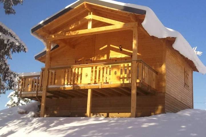 Gîte pour 6 personnes, avec Balcon ainsi que Jardin et Piscine à Saint-Laurent-en-Grandvaux