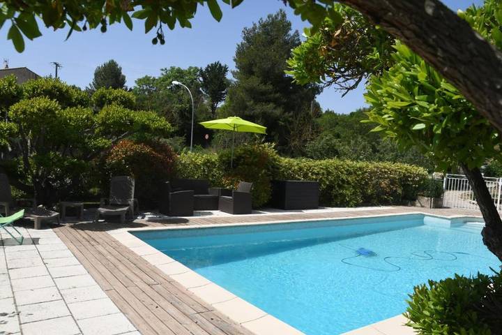 Location de vacances pour 2 personnes, avec jardin et piscine à La Tour-d'Aigues - 3
