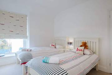 Glamping for 6 People in Swansea region, Photo 2