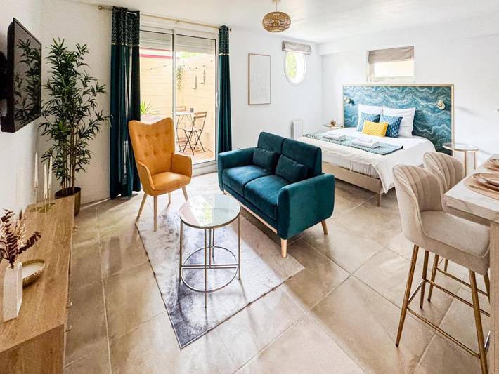 Location de vacances pour 2 personnes, avec Jacuzzi et Terrasse à Vigneux-sur-Seine