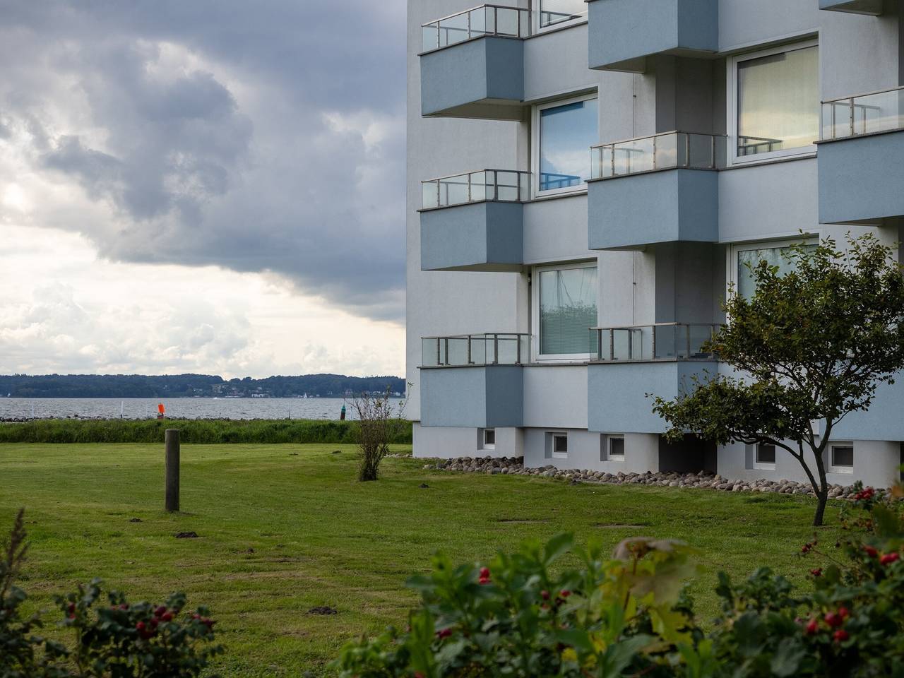 Ganzes Studio, Einzimmerapartment 'Ferienwohnung Möwennest' mit Meerblick, Balkon und Wlan in Glücksburg, Flensburger Förde