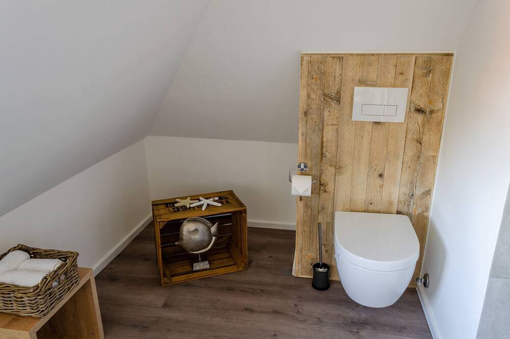 Ganze Wohnung, Wohnung im Reethaus Nordlicht Bude Anker Butze, ruhig gelegen mit eigenem Garten in Böhl (St. Peter-Ording), St. Peter-Ording