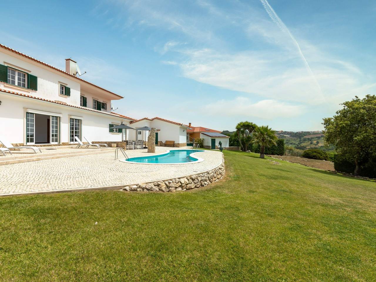 Villa Casa Branca I Geräumiger Rückzugsort für 12p in Ribamar, Lissabon Distrikt