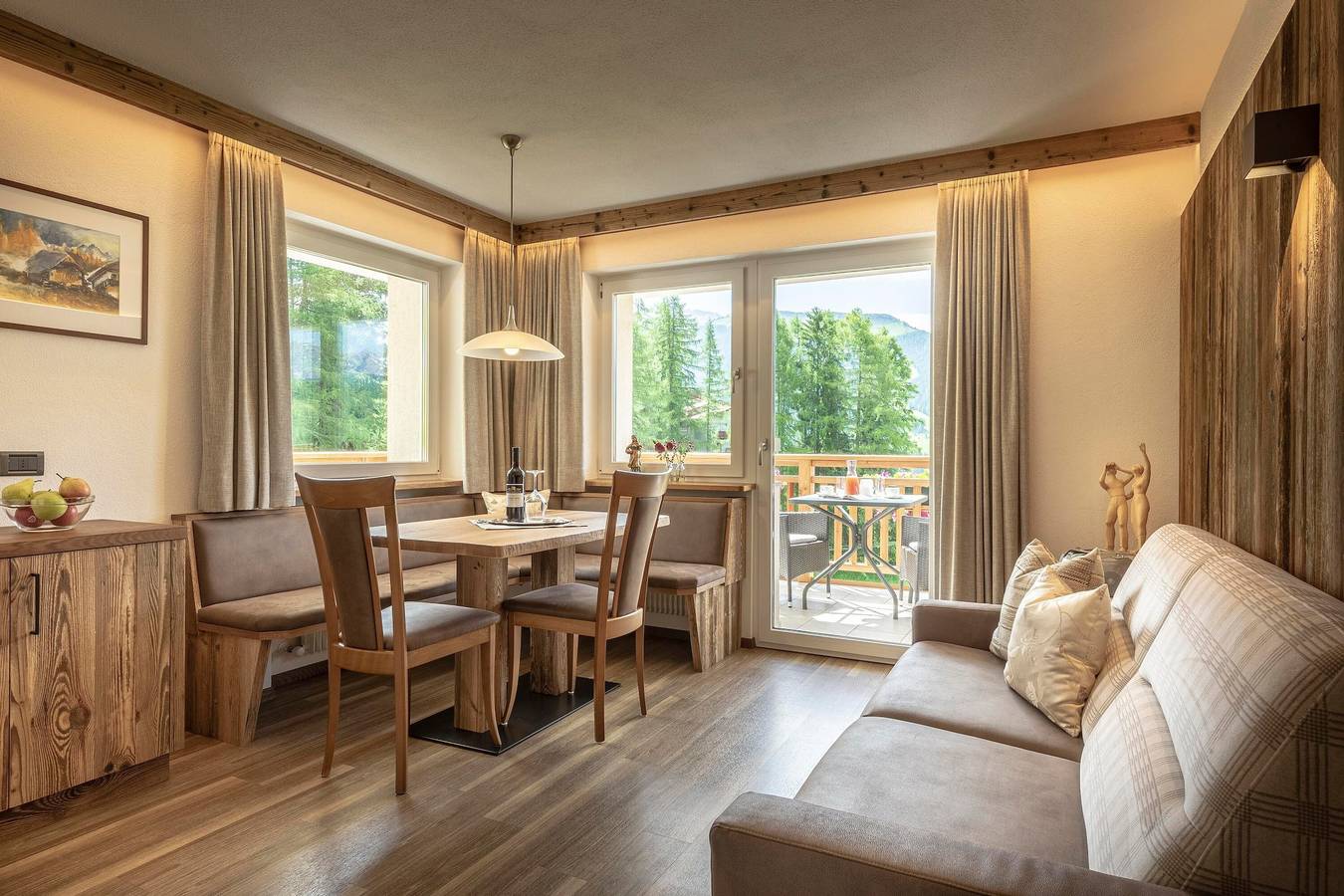 Appartamento intero, Appartamento per vacanze "Comfort2 La Mana" con vista sulle montagne, Wi-Fi e giardino in Plesdinaz, Santa Cristina Valgardena