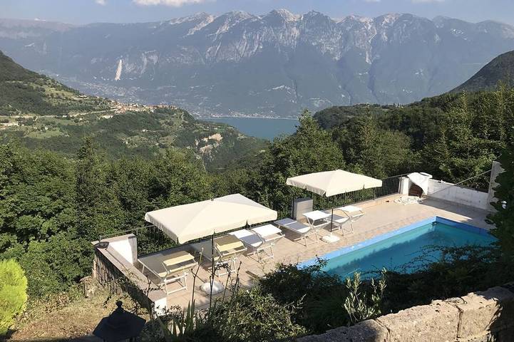 Maison de vacances pour 4 personnes, avec balcon et jardin à Tignale