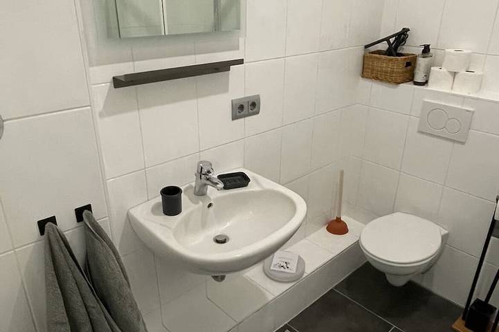 Ganze Wohnung, ☆Truretreats☆ Airport Apartment⎪Nespresso⎪Netflix in Hamburg-Nord, Hamburg