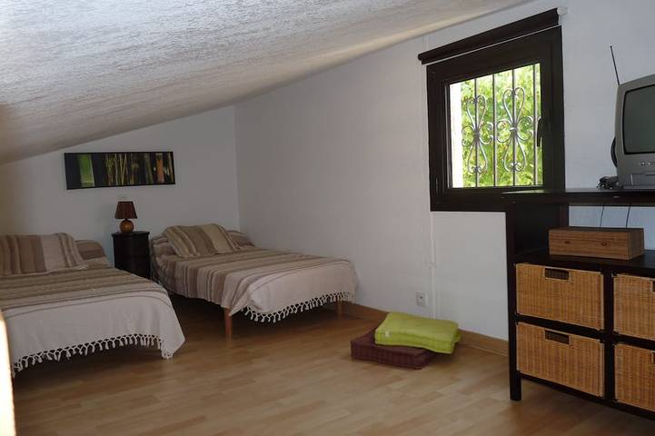 Location de vacances pour 5 personnes, avec jardin ainsi que terrasse et piscine à Santa-Maria-Poggio - 3