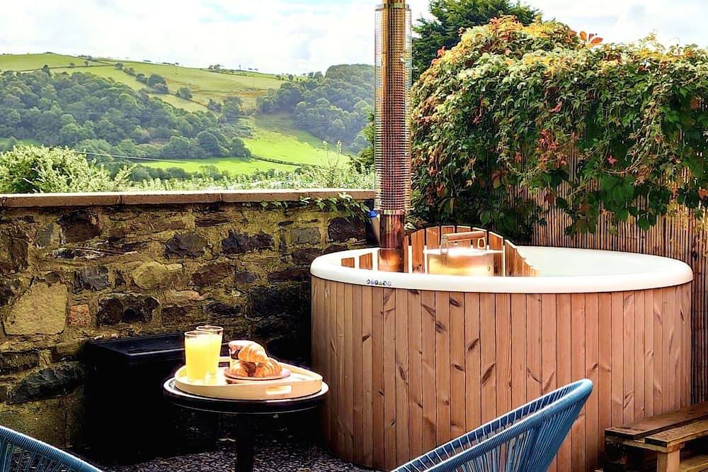 Glamping for 3 People in Ceredigion, Mid-Wales