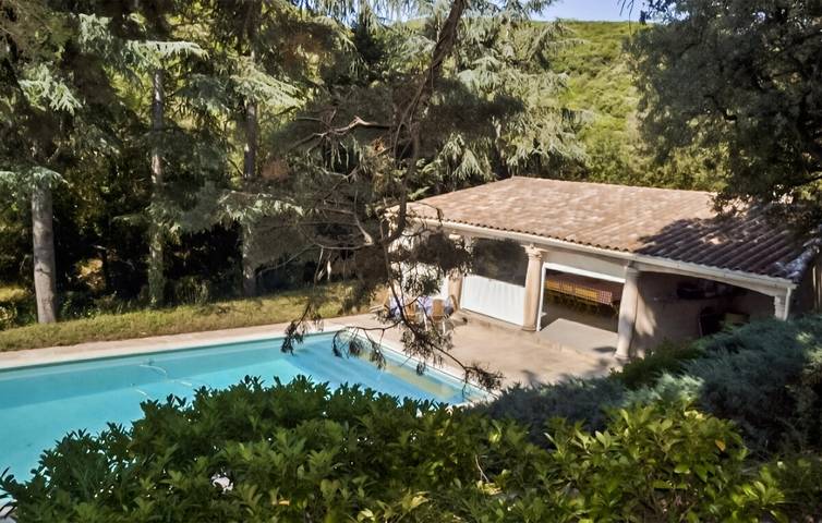 Gîte pour 6 personnes, avec jardin et piscine à Cabrerolles