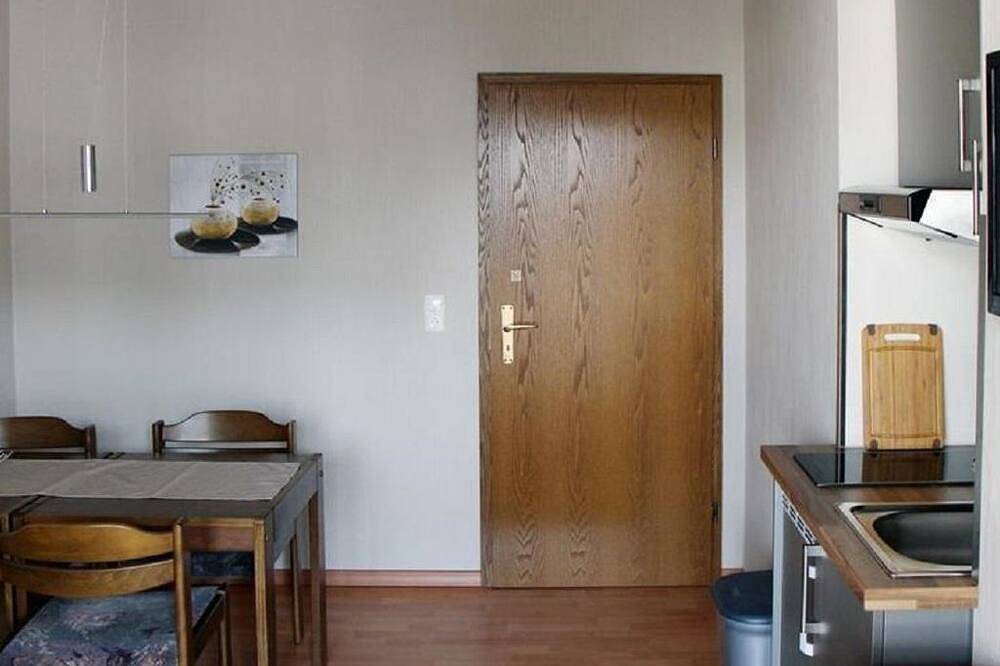 Ganze Wohnung, Fewo 3 (mit Balkon) - Pension Wagner in Schweich, Moseleifel