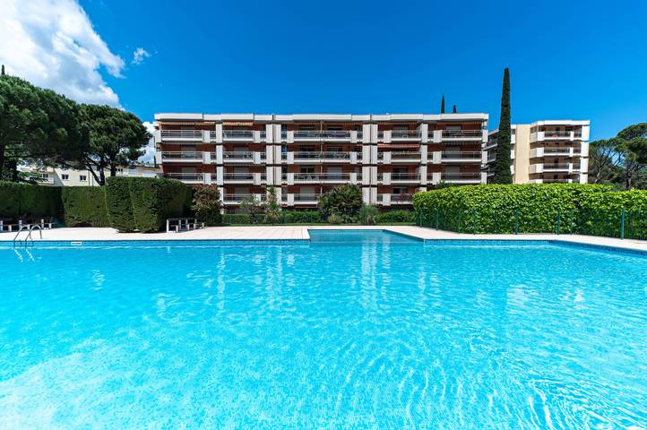 Appartamento intero, Studio Riviera – Terrazza, Piscina, Clima, Parcheggio in Saint-Raphael Varo, Costa mediterranea (Francia)
