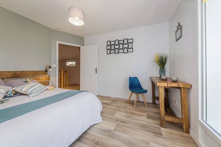 Location de vacances pour 10 personnes, avec jardin et terrasse à Saint-Pantaléon-de-Larche - 2