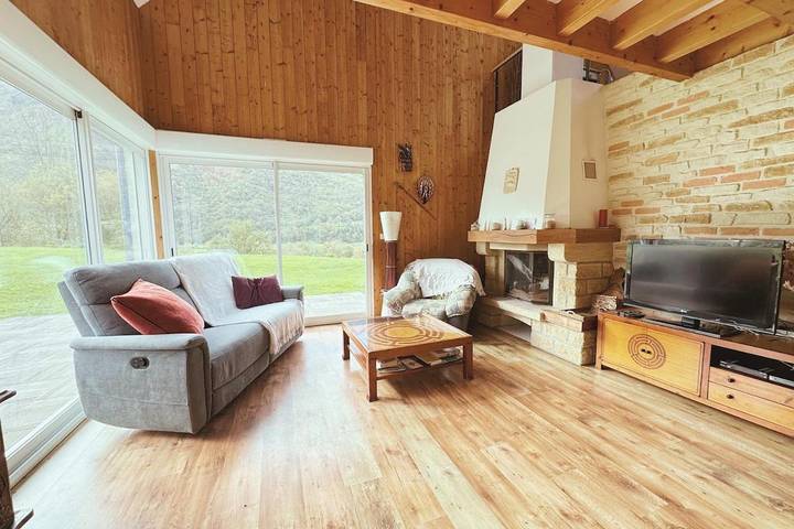 Gîte pour 6 personnes, avec vue ainsi que terrasse et jardin, animaux acceptés à Aste-Béon - 2