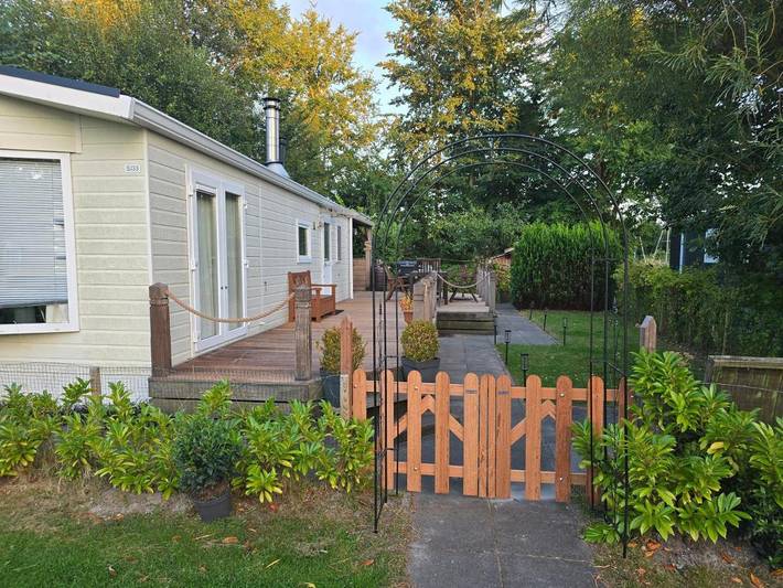 Chalet für 4 Personen, mit Terrasse und Garten