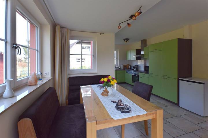 Apartamento entero, Gemütliche Fewo bis 2 P., ruhig am Waldrand, WLAN, Parkplatz, Haustiere erlaubt in Prerow, Peninsula Fischland - Darss - Zingst