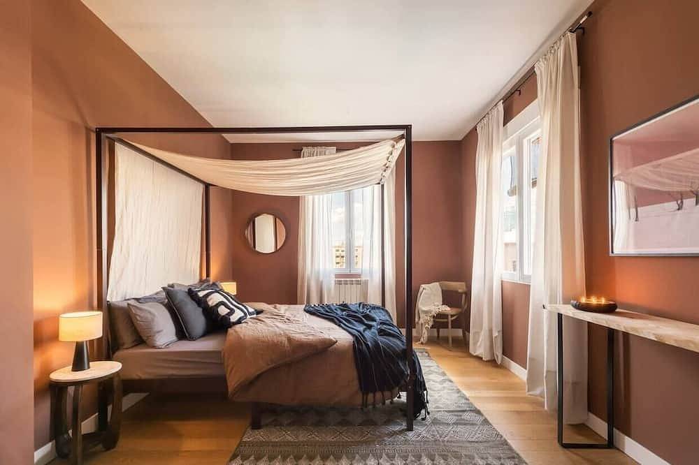 Entire apartment, Tanami - 2 bedrooms and terrace in Ríos Rosas in Chamberí (Madrid), Madrid