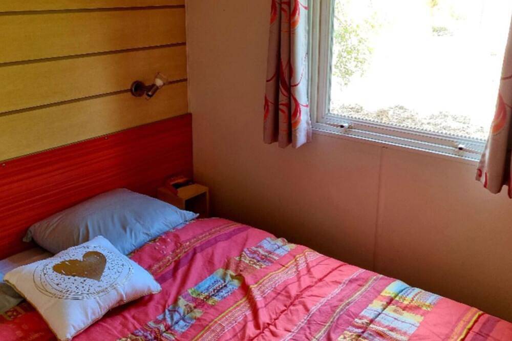 Mobil-home 32m² avec Terrasse - 4 personnes in Nibelle, Région de Pithiviers