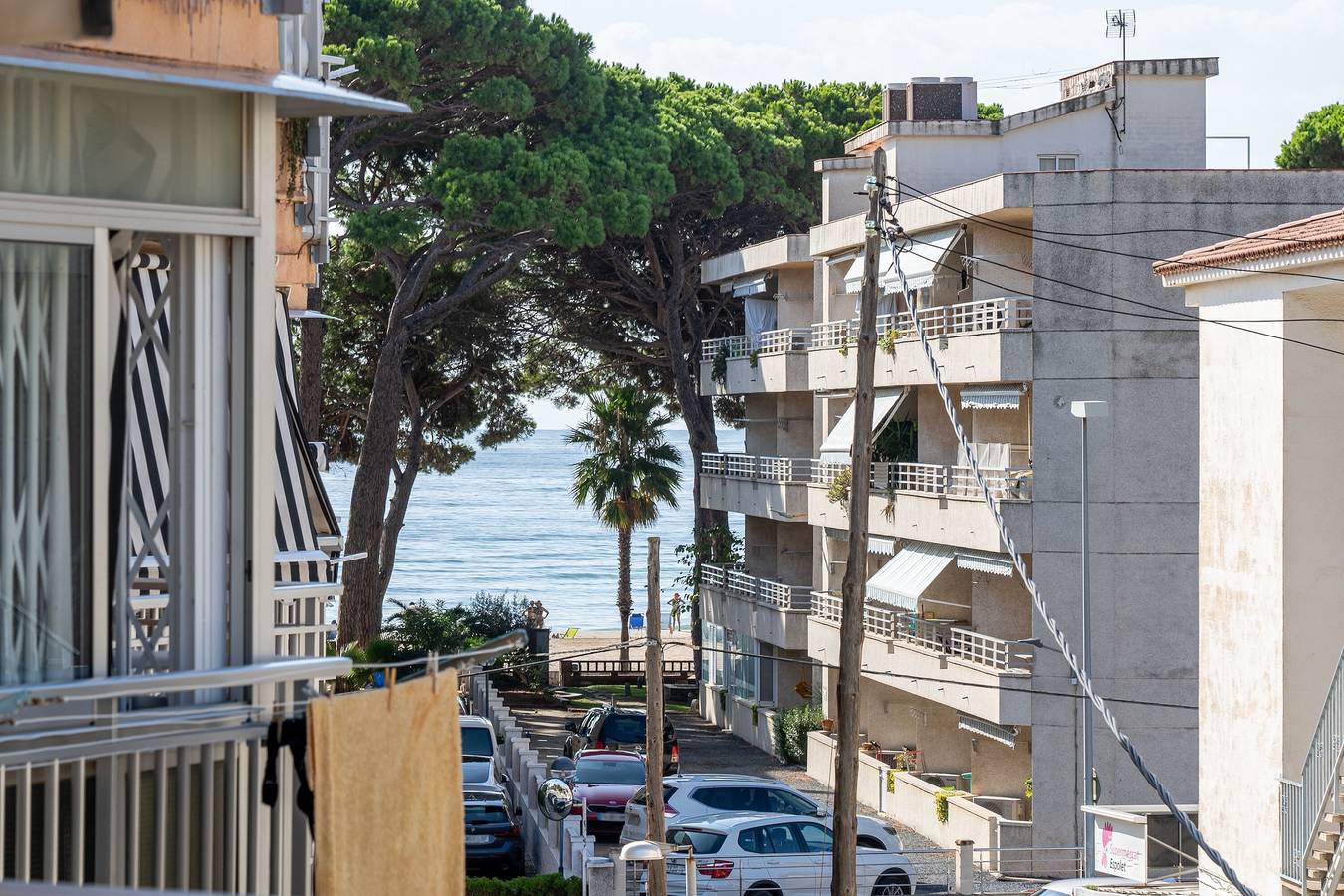 Apartamento entero, Apartamento 'A Dos Minutos Del Mar' con vistas parciales al mar, terraza y aire acondicionado in Vilafortuny, Cambrils