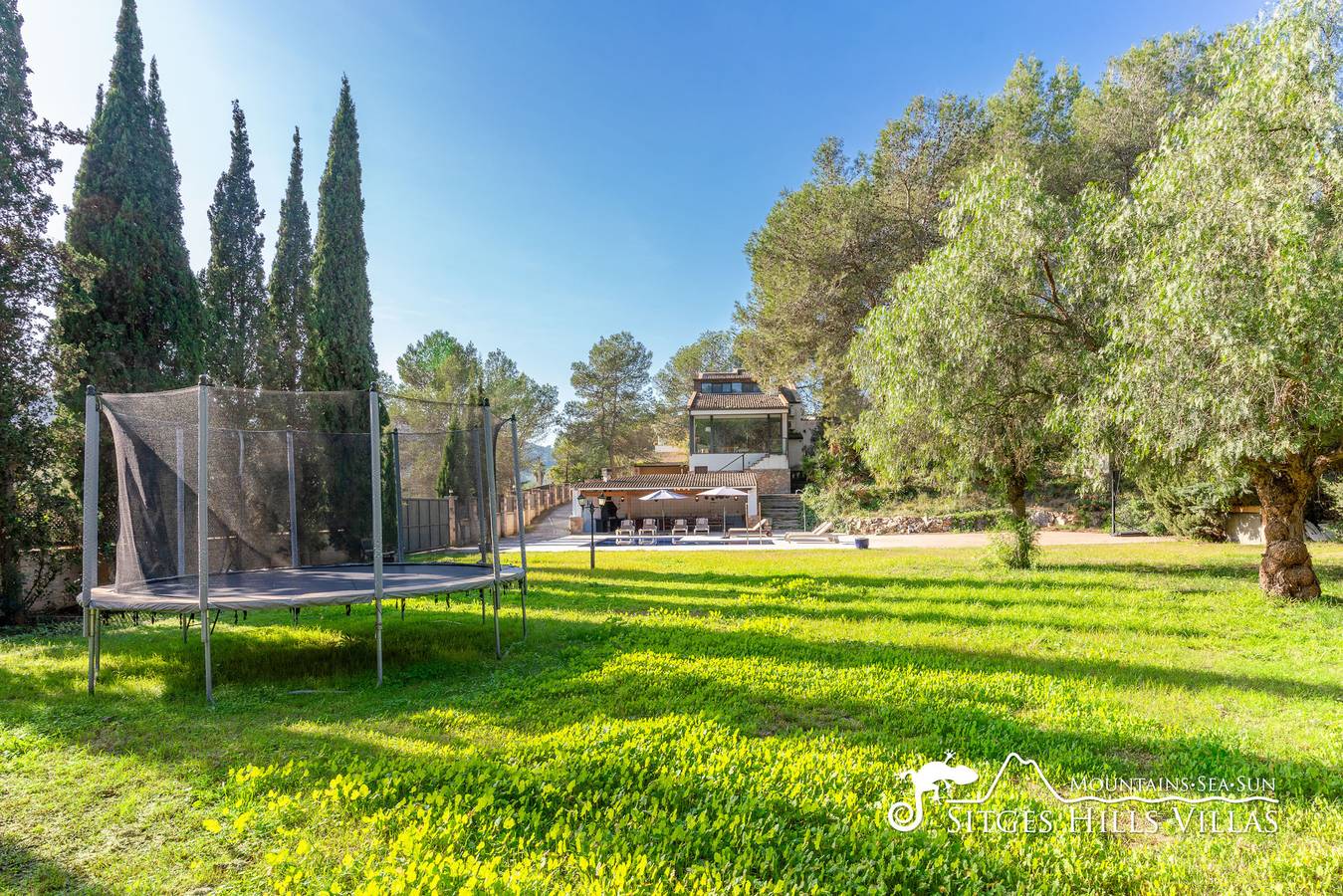 Villa Santa Fe - Amplia Villa - piscina privada, gran jardín y A/C  in Olivella, Garraf