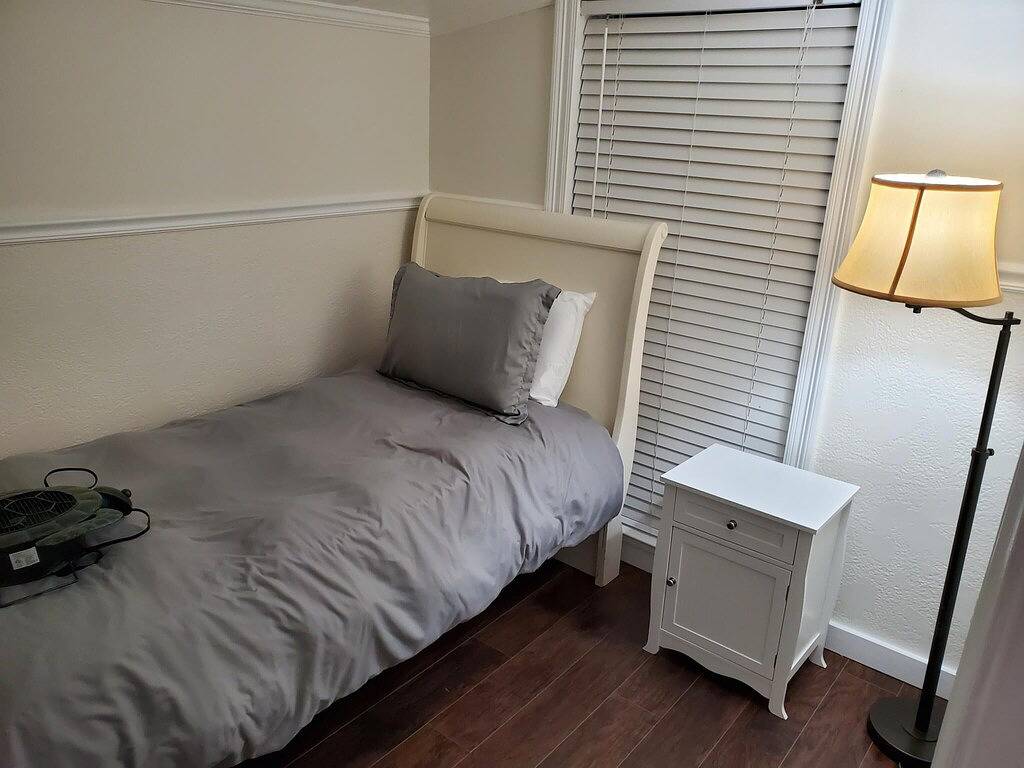 Old Mandeville guesthouse with New Orleans style courtyard 1 block from Lake. in Mandeville, Lake Pontchartrain